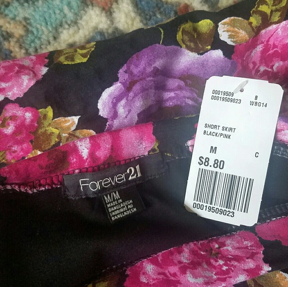 3 for $15 F21 Floral Bodycon Skirt - Picture 3 of 4
